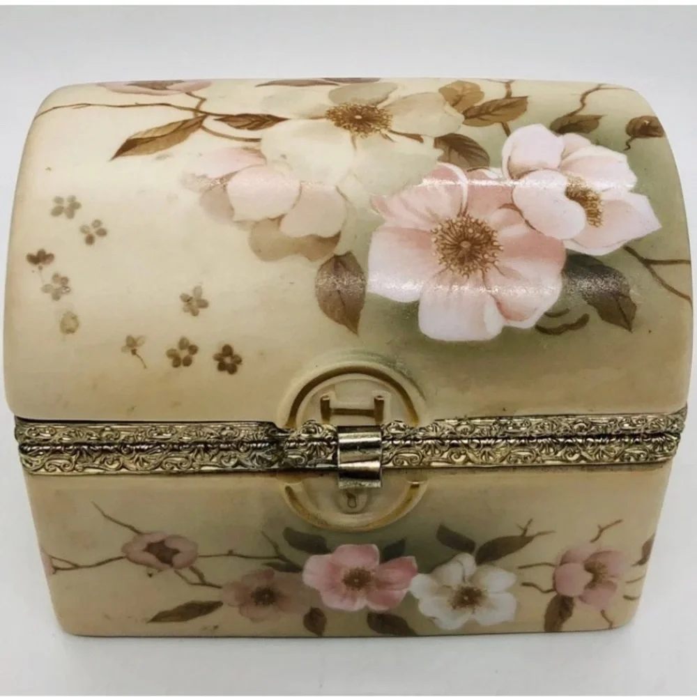 Vintage Victorian Garden Hummerlwerk DOGWOOD Jewelry Trinket Box, Porcelain